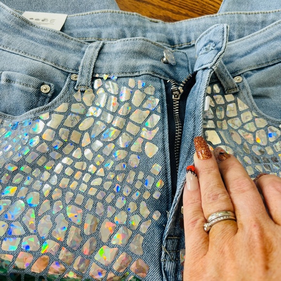 New Jack Berry Dragon Scales Iridescent Foil High Rise 90s Mum Jeans Sz L - Picture 13 of 15